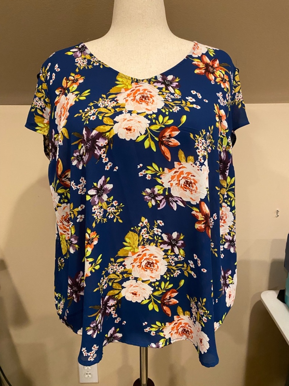 torrid Royal Blue Floral Scoop Neck Blouse